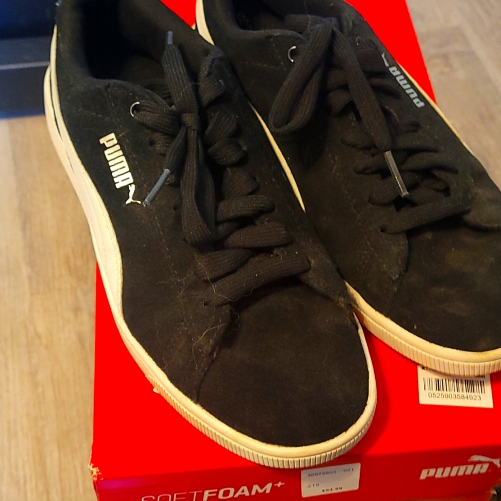 Puma Vikky Suede Sneaker